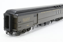 Load image into Gallery viewer, HO Brass W&amp;R Enterprises NP - Northern Pacific Dormitory Baggage Car Factory Painted Pullman Green No. 1486
