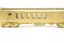 Load image into Gallery viewer, HO Brass Aurora Shops Ltd. CB&amp;Q - Burlington HW 60&#39; RPO/Railway Post Office Car
