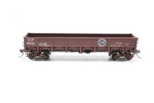 Load image into Gallery viewer, HO Brass CIL - Challenger Imports SP - Southern Pacific Class G50-12 Drop Bottom Gondola 1940's scheme Factory Painted No. 92947
