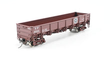Load image into Gallery viewer, HO Brass CIL - Challenger Imports SP - Southern Pacific Class G50-12 Drop Bottom Gondola 1940's scheme Factory Painted No. 92947
