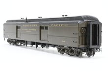Load image into Gallery viewer, HO Brass W&amp;R Enterprises NP - Northern Pacific Truss Rod Baggage Car Nos. 1517 - 1576 Factory Painted Pullman Green No. 1543
