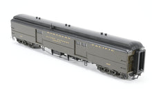 Load image into Gallery viewer, HO Brass W&amp;R Enterprises NP - Northern Pacific Truss Rod Baggage Car Nos. 1517 - 1576 Factory Painted Pullman Green No. 1543
