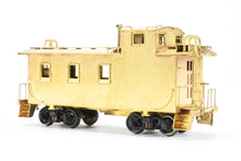 Load image into Gallery viewer, HO Brass Lambert GN - Great Northern #924 Wood Caboose
