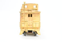 Load image into Gallery viewer, HO Brass Lambert GN - Great Northern #924 Wood Caboose
