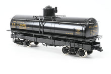 Load image into Gallery viewer, Gauge 1 - 1:24th Scale Brass PSC - Precision Scale Co. Various Roads UTLX - Union Tank Lines Narrow Frame Tank Car Factory Painted No. 88162
