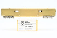 Load image into Gallery viewer, HO Brass Oriental Limited GN - Great Northern Streamlined "Empire Builder" 262 Baggage Skirted

