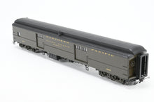 Load image into Gallery viewer, HO Brass W&amp;R Enterprises NP - Northern Pacific Baggage Auto Car Factory Painted Pullman Green No. 1588
