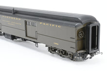 Load image into Gallery viewer, HO Brass W&amp;R Enterprises NP - Northern Pacific Baggage Auto Car Factory Painted Pullman Green No. 1588
