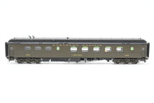 Load image into Gallery viewer, HO Brass W&amp;R Enterprises NP - Northern Pacific Cafe Coach No Air Conditioning Factory Painted Pullman Green No. 1662
