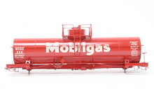 Load image into Gallery viewer, O Brass PSC - Precision Scale Co. Various Roads ACF 8,000 Gallon Insulated Tank Car Factory Painted Red WSRX - Mobilgas No. 238
