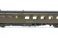 Load image into Gallery viewer, HO Brass W&amp;R Enterprises NP - Northern Pacific Cafe Coach No Air Conditioning Factory Painted Pullman Green No. 1662
