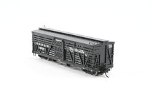 Load image into Gallery viewer, HOn3 Rail Line D&amp;RGW - Denver &amp; Rio Grande Western 30' Stock Car Custom Built &amp; Painted Flying Rio Grande No. 5826 NO BRAKE WHEEL
