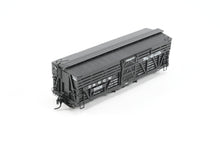 Load image into Gallery viewer, HOn3 Rail Line D&amp;RGW - Denver &amp; Rio Grande Western 30' Stock Car Custom Built &amp; Painted Flying Rio Grande No. 5826 NO BRAKE WHEEL
