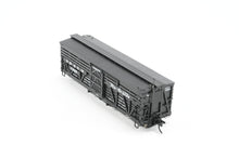 Load image into Gallery viewer, HOn3 Rail Line D&amp;RGW - Denver &amp; Rio Grande Western 30' Stock Car Custom Built &amp; Painted Flying Rio Grande No. 5826 NO BRAKE WHEEL
