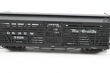Load image into Gallery viewer, HOn3 Rail Line D&amp;RGW - Denver &amp; Rio Grande Western 30' Stock Car Custom Built &amp; Painted Flying Rio Grande No. 5826 NO BRAKE WHEEL

