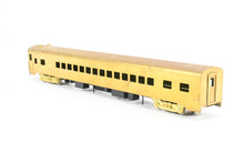 Load image into Gallery viewer, HO Brass Oriental Limited NP - Northern Pacific North Coast Limited 56-Seat Coach #500 w/o Skirts
