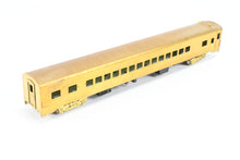 Load image into Gallery viewer, HO Brass Oriental Limited NP - Northern Pacific North Coast Limited 56-Seat Coach #500 w/o Skirts

