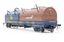 Load image into Gallery viewer, O Brass OMI - Overland Models, Inc. C&amp;O - Chesapeake &amp; Ohio Evans Steel Coil Steel Car w/full Walkways &amp; Angled Covers. With C&amp;O and Contrail Hoods Factory Painted No. 306521
