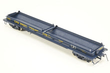 Load image into Gallery viewer, O Brass OMI - Overland Models, Inc. C&amp;O - Chesapeake &amp; Ohio Evans Steel Coil Steel Car w/full Walkways &amp; Angled Covers. With C&amp;O and Contrail Hoods Factory Painted No. 306521
