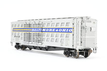 Load image into Gallery viewer, HO Brass OMI - Overland Models, Inc. B&amp;O - Baltimore &amp; Ohio Deluxe Livestock Car w/Double Door &amp; Fishbelly Underframe Pro-Painted No. 113014
