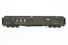 Load image into Gallery viewer, HO Brass W&amp;R Enterprises NP - Northern Pacific Mail &amp; Express Car Nos. 1443 - 1452 Factory Painted Pullman Green No. 1446
