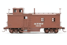 Load image into Gallery viewer, HO Brass Trains Inc. ATSF - Santa Fe Wood "Blind End" Caboose Custom Painted No. 1015
