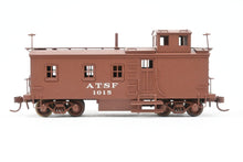 Load image into Gallery viewer, HO Brass Trains Inc. ATSF - Santa Fe Wood "Blind End" Caboose Custom Painted No. 1015
