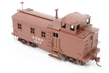 Load image into Gallery viewer, HO Brass Trains Inc. ATSF - Santa Fe Wood "Blind End" Caboose Custom Painted No. 1015

