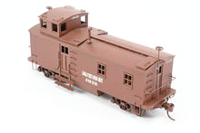 Load image into Gallery viewer, HO Brass Trains Inc. ATSF - Santa Fe Wood "Blind End" Caboose Custom Painted No. 1015
