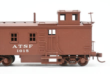Load image into Gallery viewer, HO Brass Trains Inc. ATSF - Santa Fe Wood "Blind End" Caboose Custom Painted No. 1015

