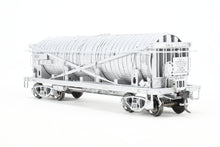 Load image into Gallery viewer, HO NEW Brass NBL - North Bank Line Various Roads SBIX Standard Brands Vinegar Car Factory Painted But Un-Numbered - RARE!
