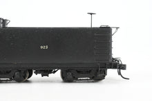 Load image into Gallery viewer, HO Brass W&amp;R Enterprises NP - Northern Pacific Auxiliary Tender with High Water Hatch Custom Painted No. 923

