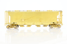 Load image into Gallery viewer, HO Brass OMI - Overland Models, Inc. TH&amp;B - Toronto Hamilton &amp; Buffalo Slab Side Covered Hopper
