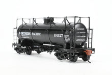 Load image into Gallery viewer, HO Brass W&amp;R Enterprises NP - Northern Pacific Pressed Steel Car Co. High Walkway One Dome 8,000 Gallon Tank Car Pro-Painted No. 101127
