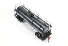 Load image into Gallery viewer, HO Brass W&amp;R Enterprises NP - Northern Pacific Pressed Steel Car Co. High Walkway One Dome 8,000 Gallon Tank Car Pro-Painted No. 101127
