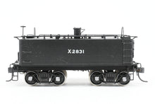 Load image into Gallery viewer, HO Brass CON Oriental Limited GN - Great Northern Water Car Also Used As Aux Tender Custom Painted No. X2831
