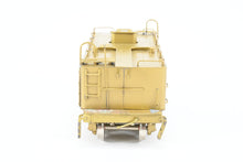 Load image into Gallery viewer, HO Brass CON Oriental Limited GN - Great Northern Water Car Also Used As Aux Tender
