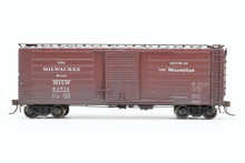 Load image into Gallery viewer, HO Brass NJ International MILW - Milwaukee Road Ribbed Boxcar 40&#39; Single Door Custom Painted &amp; Weathered
