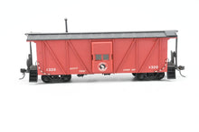 Load image into Gallery viewer, HO Brass CON OMI - Overland Models, Inc. GN - Great Northern "Bay Window" Wooden Caboose No. X-320 Custom Painted
