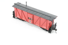 Load image into Gallery viewer, HO Brass CON OMI - Overland Models, Inc. GN - Great Northern "Bay Window" Wooden Caboose No. X-320 Custom Painted
