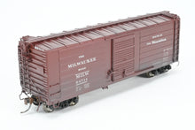 Load image into Gallery viewer, HO Brass NJ International MILW - Milwaukee Road Ribbed Boxcar 40&#39; Single Door Custom Painted &amp; Weathered
