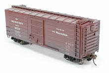 Load image into Gallery viewer, HO Brass NJ International MILW - Milwaukee Road Ribbed Boxcar 40&#39; Single Door Custom Painted &amp; Weathered
