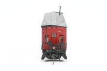 Load image into Gallery viewer, HO Brass CON OMI - Overland Models, Inc. GN - Great Northern "Bay Window" Wooden Caboose No. X-320 Custom Painted
