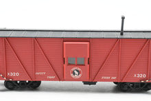 Load image into Gallery viewer, HO Brass CON OMI - Overland Models, Inc. GN - Great Northern "Bay Window" Wooden Caboose No. X-320 Custom Painted
