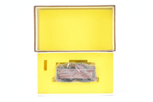 Load image into Gallery viewer, HO Brass W&amp;R Enterprises NP - Northern Pacific 24' Wood Caboose 1600 Series Pro-Painted No. 1620
