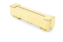Load image into Gallery viewer, HO Brass Oriental Limited GN - Great Northern Wood Express Reefer No. 2000
