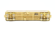 Load image into Gallery viewer, HO Brass Oriental Limited GN - Great Northern Wood Express Reefer No. 2000
