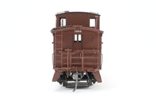 Load image into Gallery viewer, HO Brass W&amp;R Enterprises NP - Northern Pacific 24' Wood Caboose 1600 Series Custom Painted No. 1689
