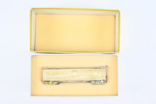 Load image into Gallery viewer, HO Brass Oriental Limited GN - Great Northern Wood Express Reefer No. 2000
