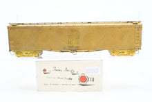 Load image into Gallery viewer, HO Brass Trains Inc. Various Roads REA - Railway Express Agency 50' Wood Express Reefer
